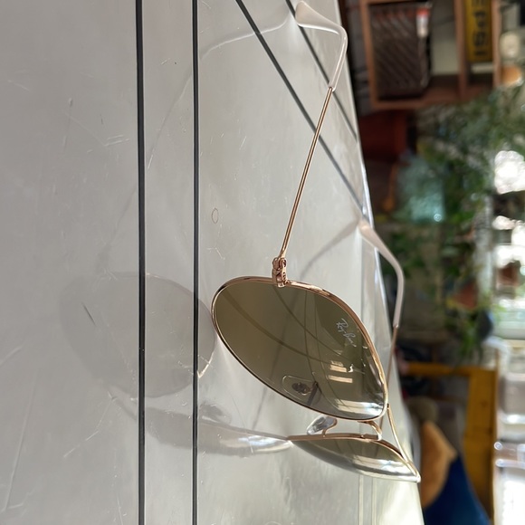 Ray-Ban Aviators NWOT never worn or used - Picture 5 of 6